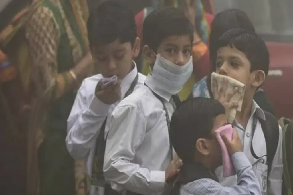 Delhi Schools Sports Ban Pollution