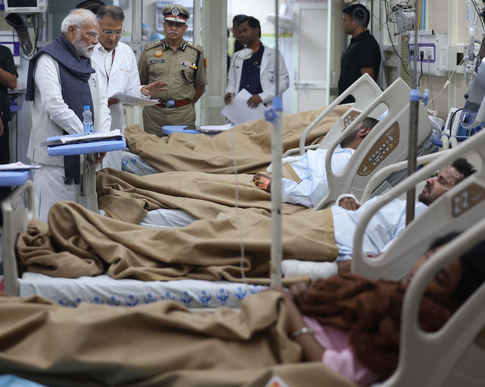 PM Modi Visits LNJP Hospital