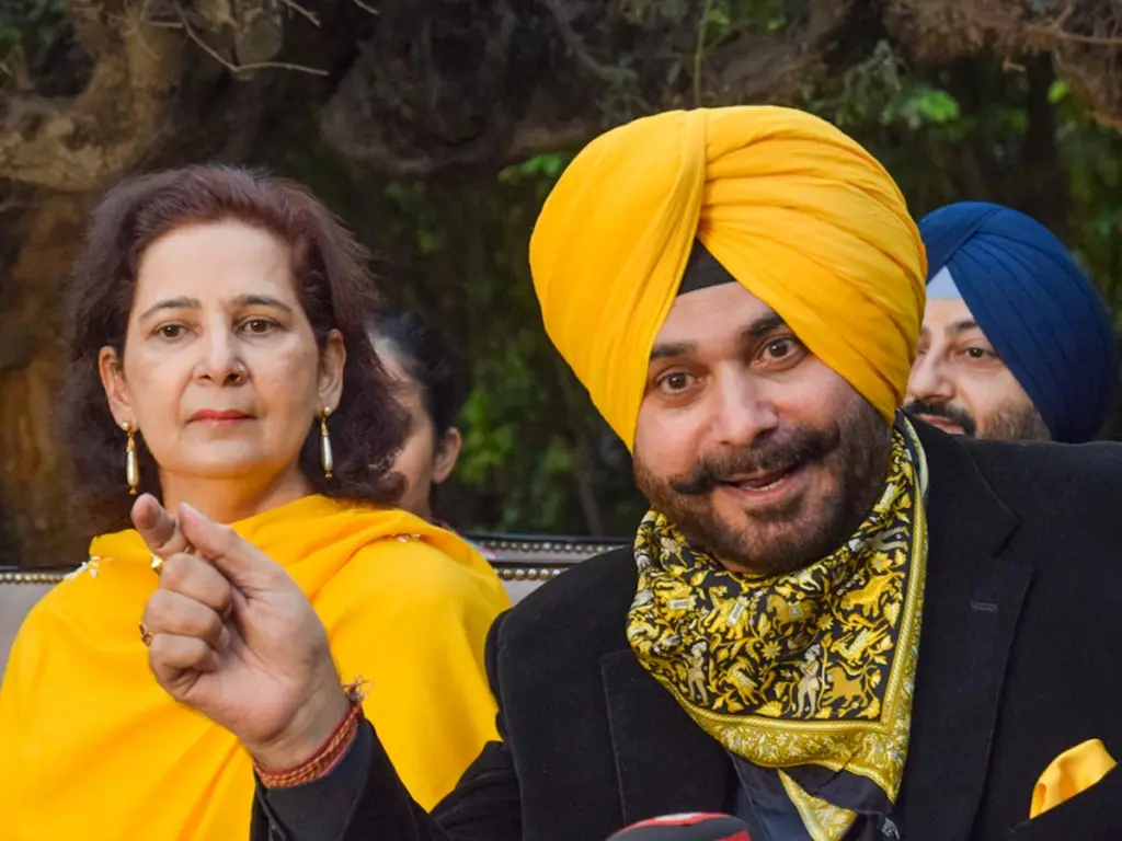 Congress-leader-Navjot-Singh-Sidhu-with-his-wife