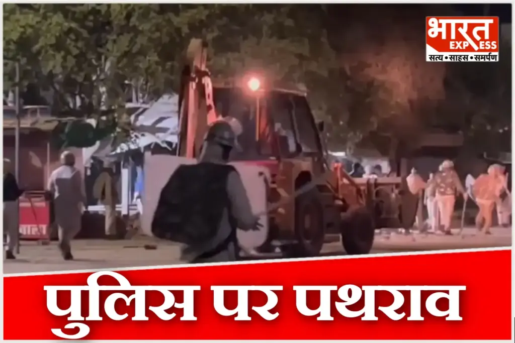 Rajasthan Stone pelting on police in Chomu