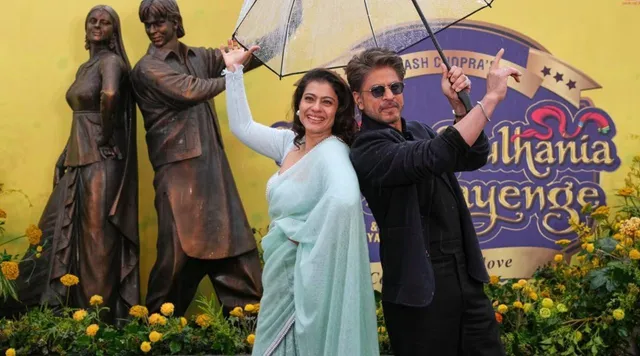 Shah-Rukh-Khan-Kajol-Raj-Simran-Statue