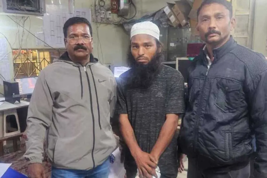Amravati bomb blast threat Accused