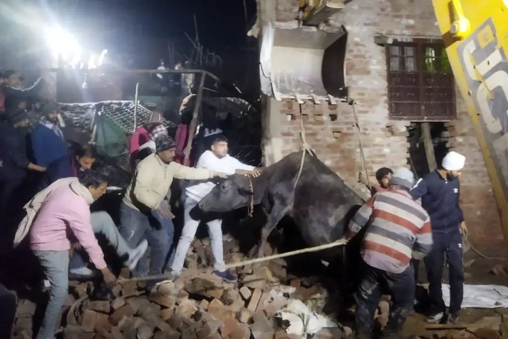 Baghpat News, Baraut, Roof Collapse