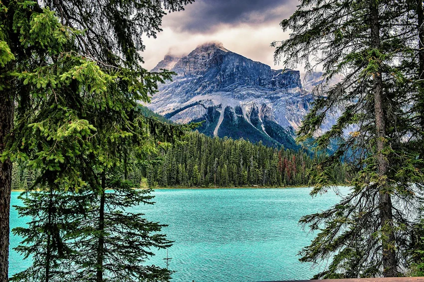 Lakes of Canada in world