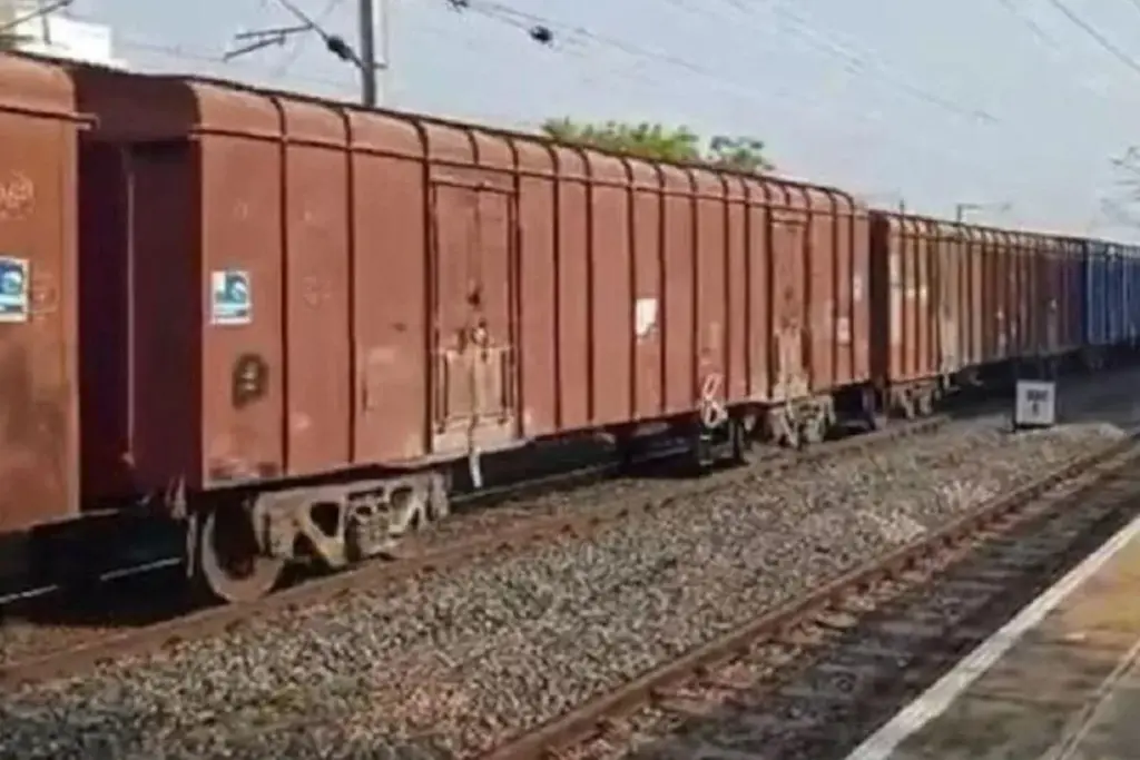 Miraculous Escape in Saiyadraja, Saiyadraja News, Chandauli Railway Incident