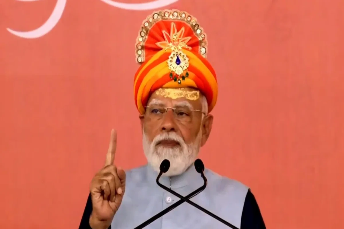 ‘इतिहास में सिमट गए गजनी और औरंगजेब, सोमनाथ मंदिर आज भी खड़ा’… सोमनाथ स्वाभिमान पर्व में बोले पीएम मोदी
