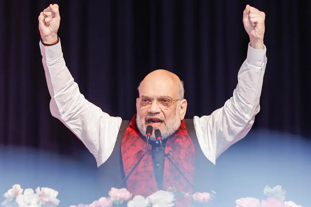 amit shah in west bengal target tmc mamata banerjee said maa mati manush in Danger