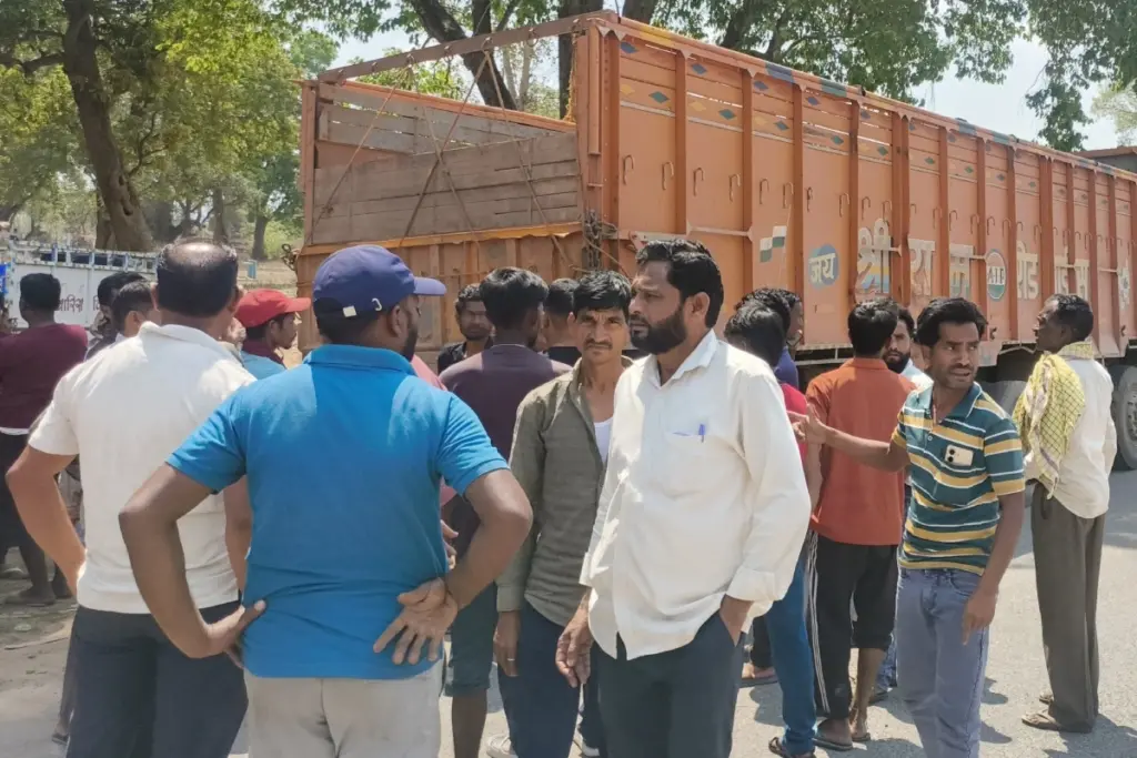 Balrampur Chando Road Accident