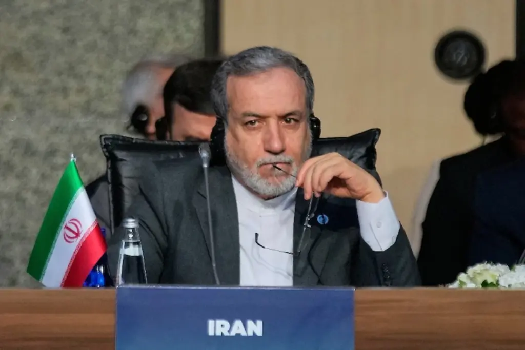 Iran foreign minister araghchi warning to USA