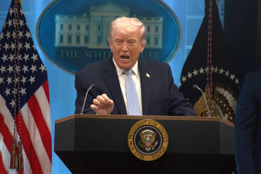 Donald Trump Hormuz Blockade Threat