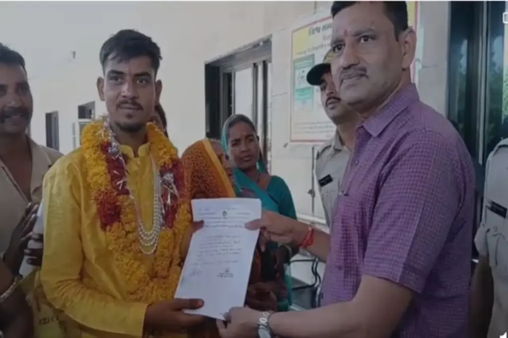 Indore News Groom Reaches Collector Office Complaint Against Encroachment Bulldozer Action