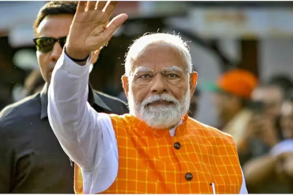 PM Modi Varanasi Visit Massive Cleanliness Drive in Kashi 250 Ton Extra Waste Removed