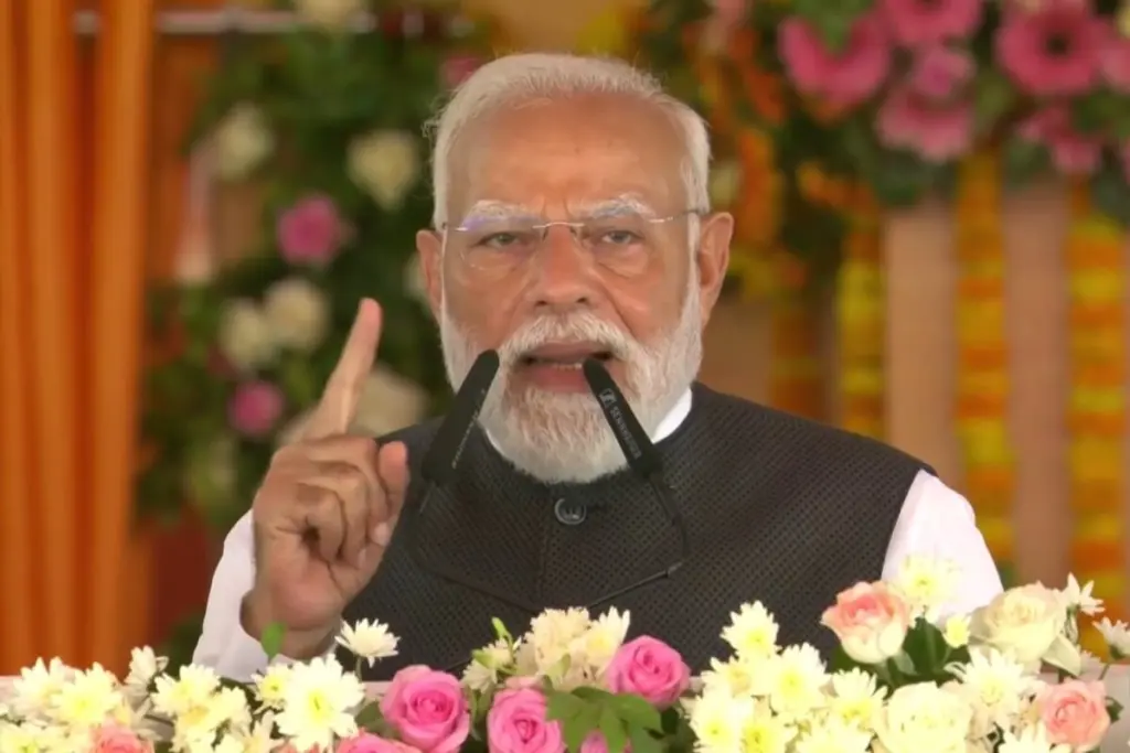 PM Modi in Hardoi People in Bengal voting without fear, slams SP for dynastic politics