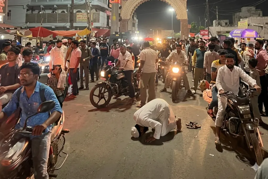 Rampur Road Namaz Arrest