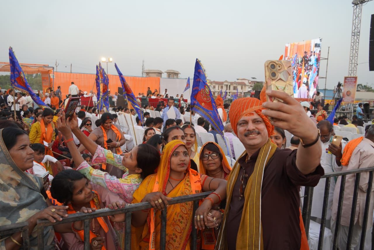 Lucknow Dharm Utsav Sarojininagar MLA Dr Rajeshwar Singh Kanhaiya Mittal Khatu Shyam temple