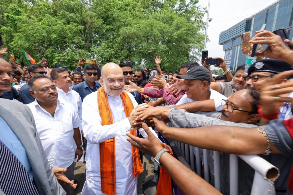 Amit Shah in Kolkata Home Minister thanks Bengal in Bengali after historic BJP win