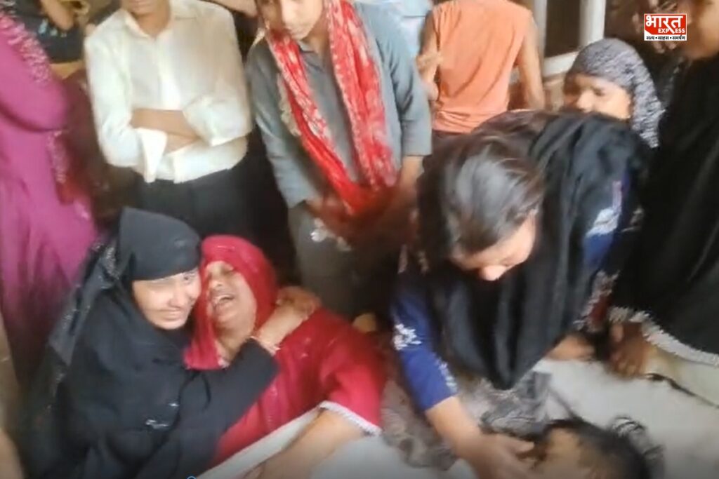 ठेले और दीवार के बीच फंसा बच्चा, हुई मौत