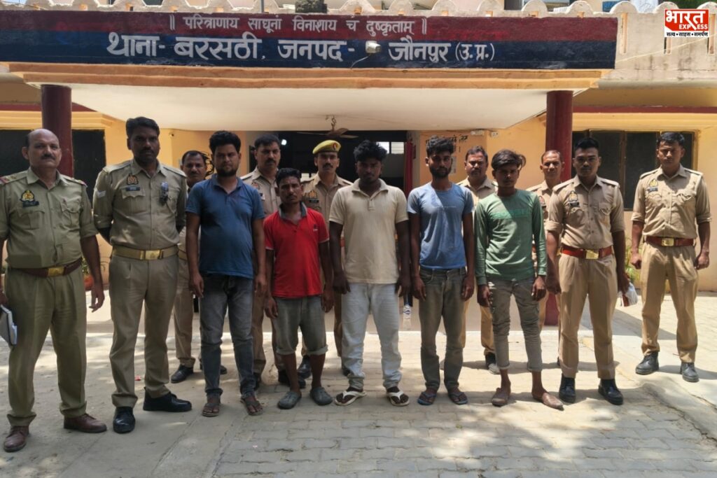 स्कूल परिसर में मिला युवक का शव
