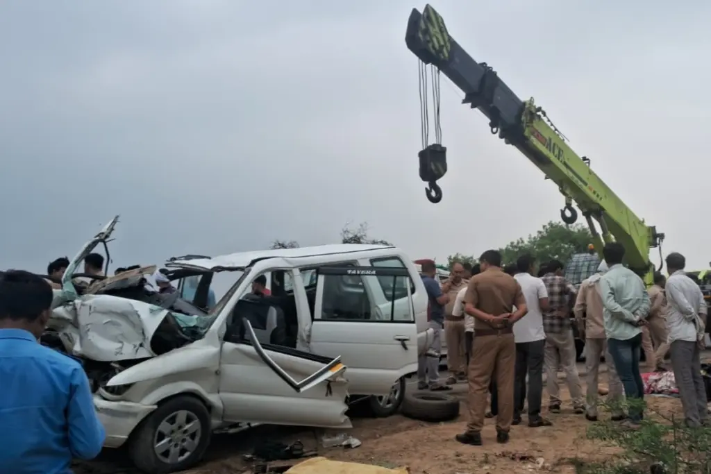 Jalaun Tragedy 6 of a Family Dead as Speeding Car Rams into Truck on NH-27