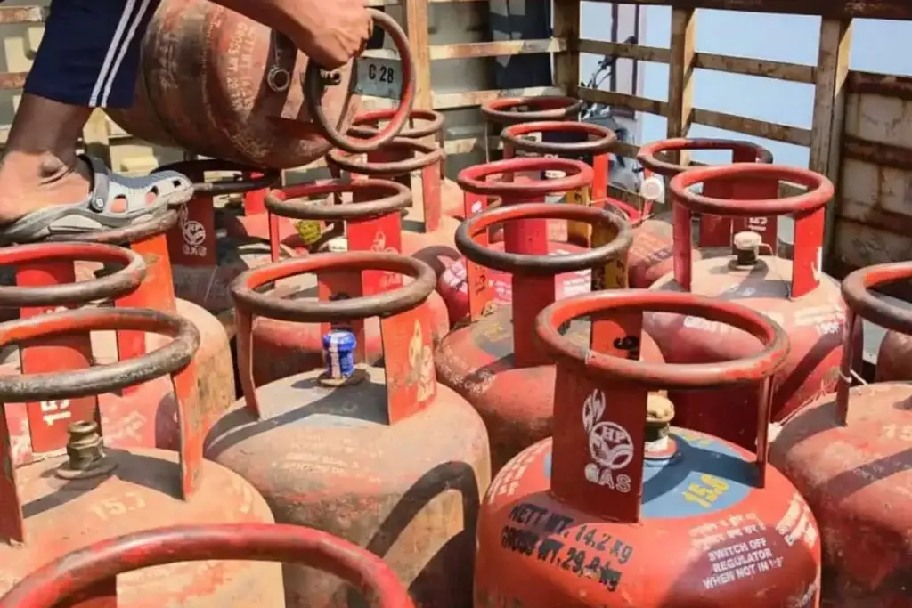 LPG Cylinder, Bombay High Court, LPG Cylinder Delivery System
