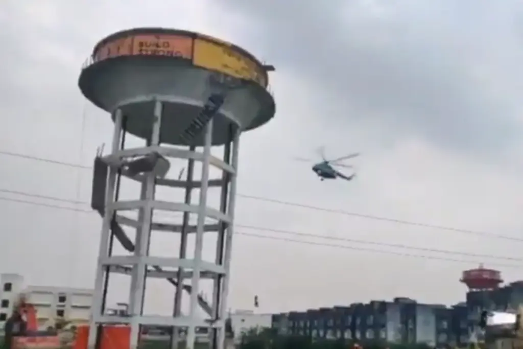 Siddharthnagar Army Helicopter rescues teenagers stranded on water tank for 16 hours
