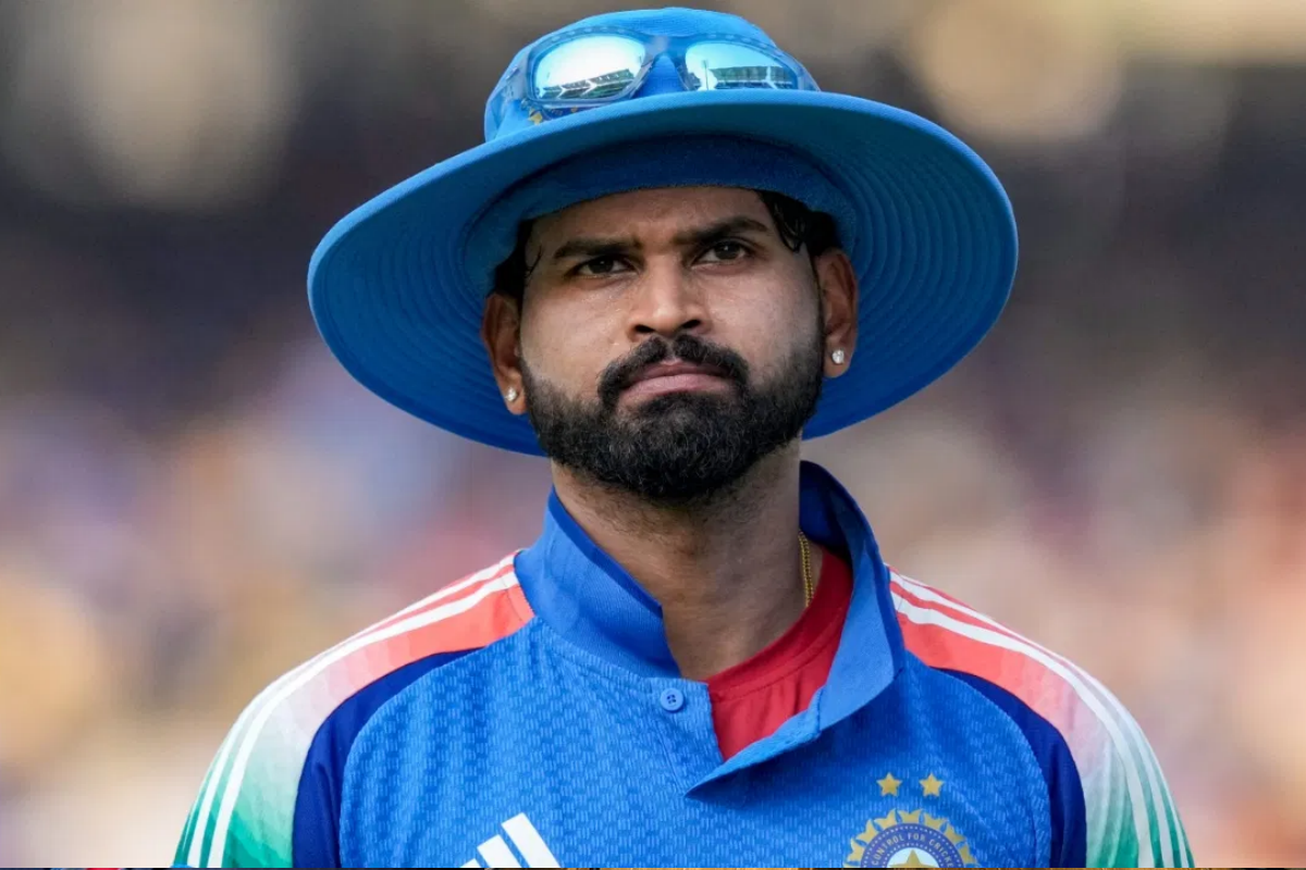 तय शेड्यूल के मुताबिक, भारतीय क्रिकेट टीम को अगस्त के महीने में श्रीलंका का दौरा करना है. इस दौरे पर दोनों टीमों के बीच आईसीसी वर्ल्ड टेस्ट चैंपियनशिप (WTC) के तहत दो बेहद अहम टेस्ट मैच और उसके बाद तीन मैचों की टी20 सीरीज खेली जानी थी, लेकिन अब टी20 सीरीज को लेकर एक बेहद चौंकाने वाली खबर सामने आई है. 
