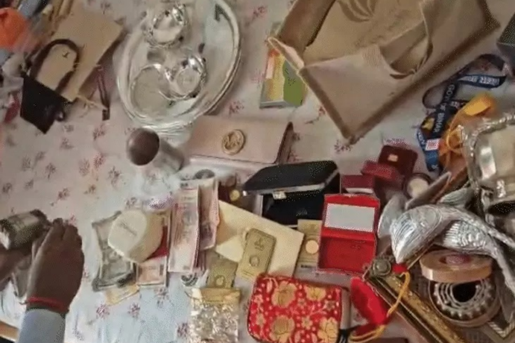 EOU Raid On Patna Superintendent Engineer Pawan Kumar Property Worth Crores Found