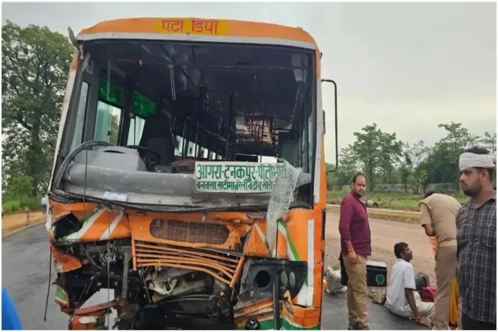 Kasganj Bus Accident Two Dead 36 Injured On Mathura Bareilly Highway