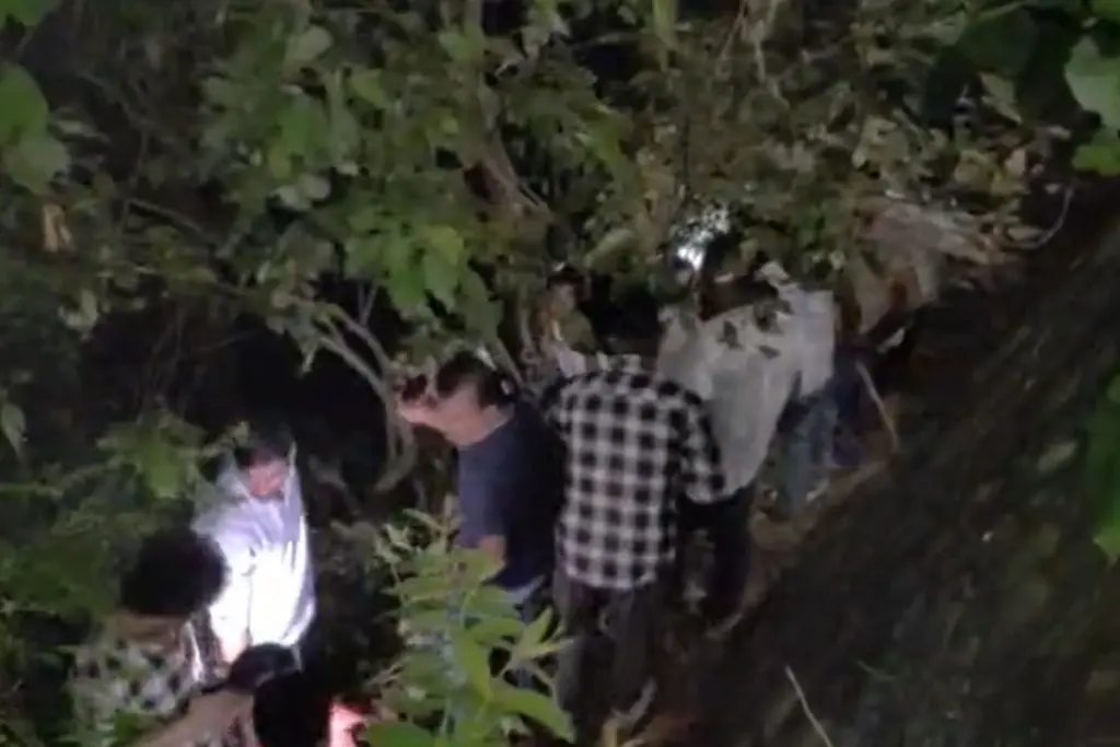 Meerut Family Accident In Nainital 2 Dead More Than 20 Injured