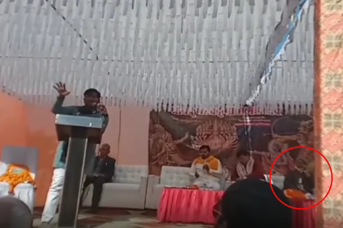 कविता में अनुकल्प ने बताई थी पाप की पटकथा, चंपत राय बजा रहे थे ताली; देखे वायरव हुआ वीडियो