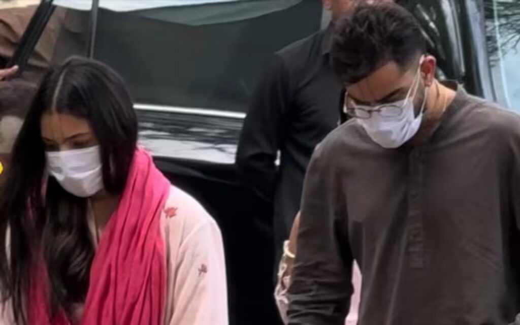 प्रेमानन्द महाराज से विराट कोहली और अनुष्का शर्मा ने लिया आशीर्वाद