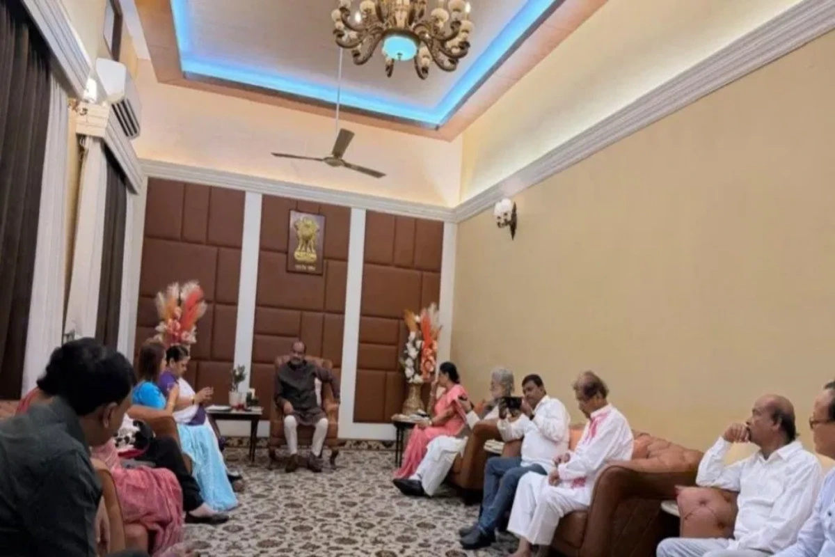 ओम बिरला के चैंबर में क्या हुआ? TMC के 20 बागी सांसदों ने बंद कमरे में कर दिया बड़ा ऐलान