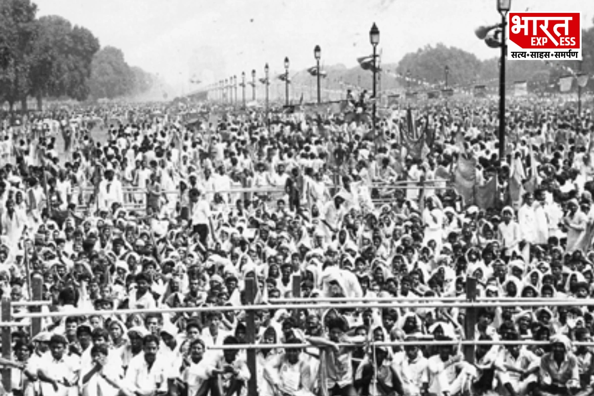 साल 1990 के दशक से पहले तक देश की राजधानी में विरोध प्रदर्शनों का एक ही सबसे बड़ा पता हुआ करता था और वो था इंडिया गेट के पास स्थित बोट क्लब. उस दौर में देश के कोने-कोने से आने वाले प्रदर्शनकारी राजनीतिक दल और सामाजिक संगठन अपनी आवाज बुलंद करने के लिए इसी हरी-भरी जगह को चुनते थे जहां लाखों की भीड़ आसानी से जुट जाती थी. 
