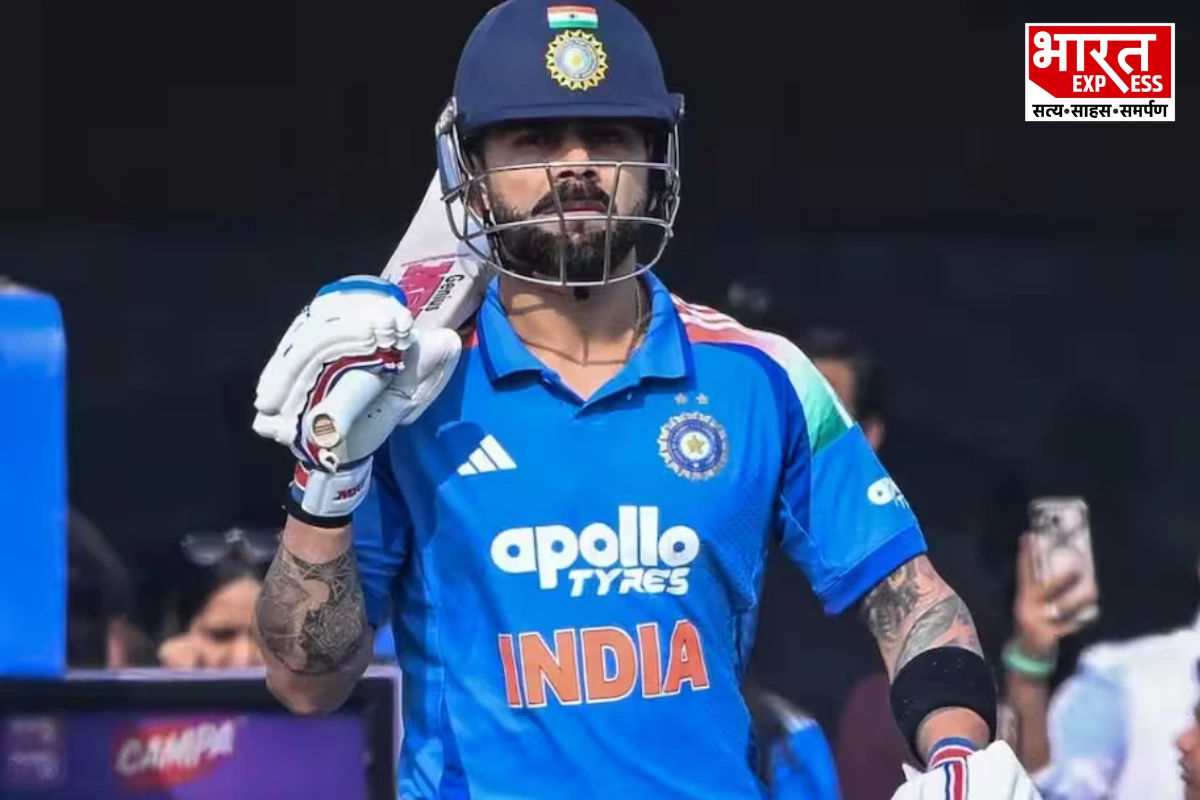 दूसरी तरफ रन-मशीन विराट कोहली भी इस रेस में रोहित को कड़ी टक्कर दे रहे हैं. विराट ने इंग्लैंड की धरती पर भले ही केवल 1 शतक लगाया हो लेकिन उनकी कंसिस्टेंसी कमाल की रही है. उन्होंने अब तक वहां 35 वनडे पारियों में 13 अर्धशतकों की बदौलत 1419 रन बना लिए हैं. अब रोहित और उनके बीच का फासला बहुत कम रह गया है जिसे विराट एक अच्छी पारी खेलकर पार कर सकते हैं. 