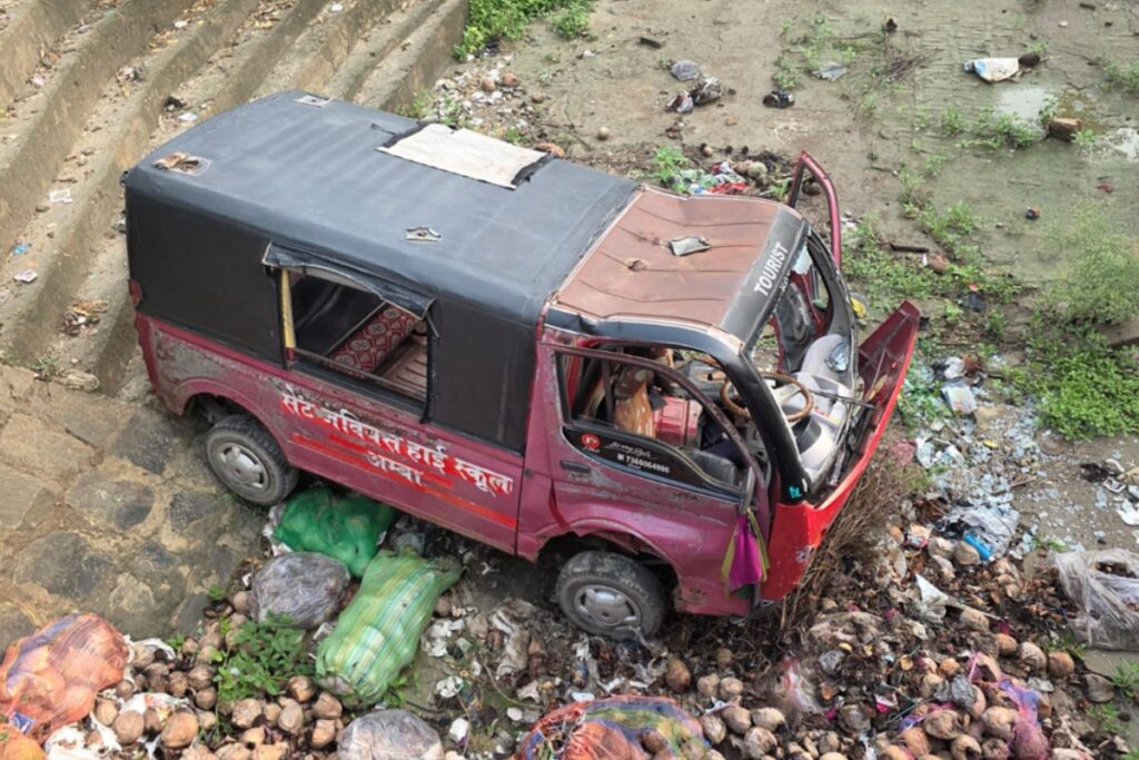 Aurangabad school van accident
