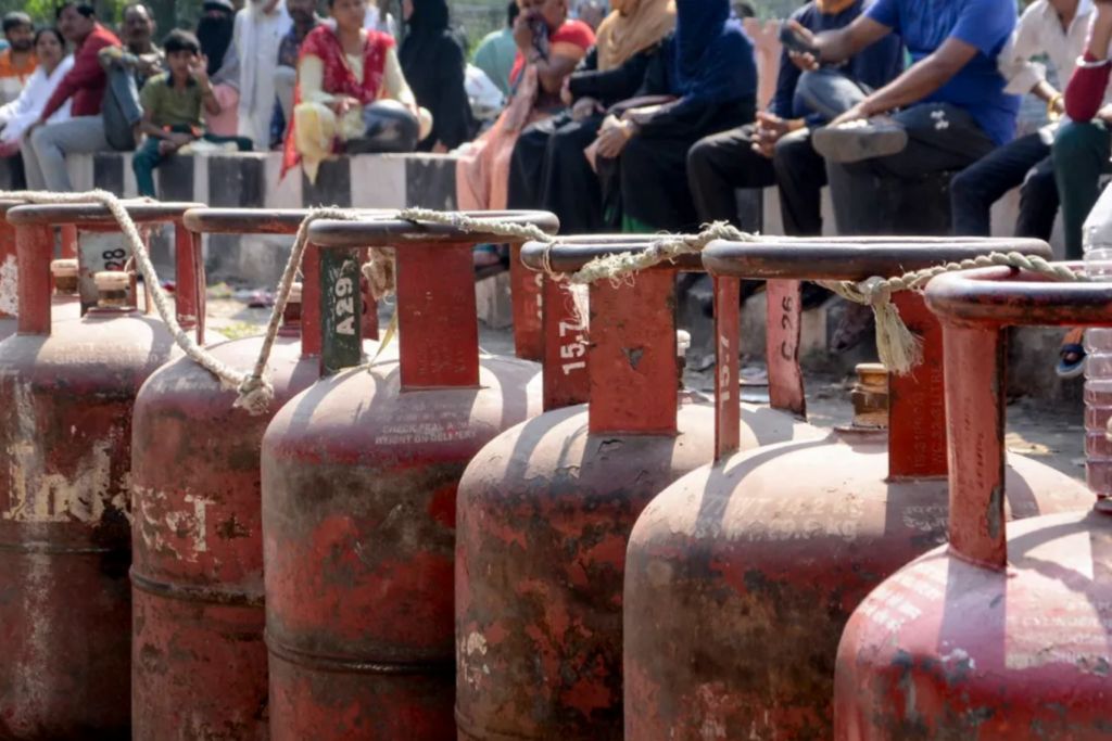 LPG Crisis Iran US War Threatens India LPG Import Via Hormuz