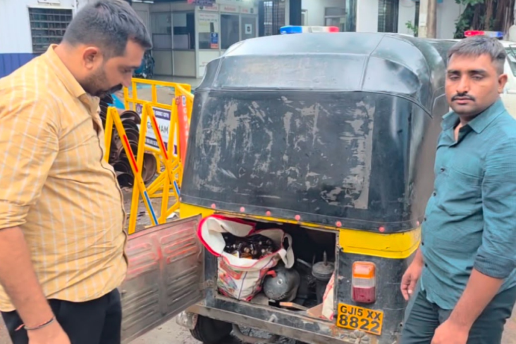 Surat Crime Auto Driver Arrested With 469 Liquor Bottles