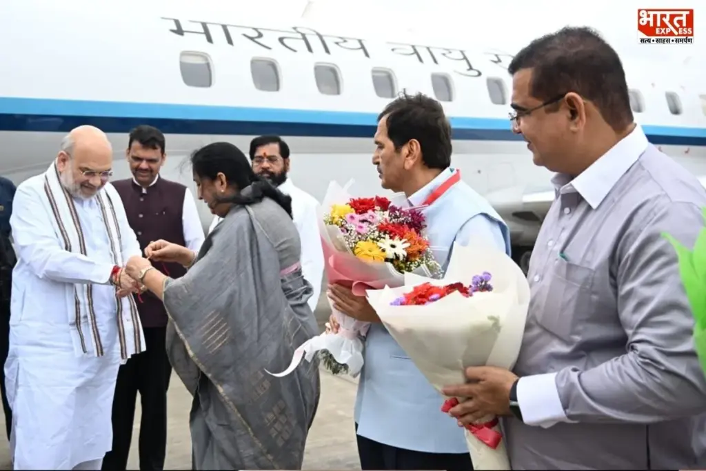 मुंबई एयरपोर्ट पर अमित शाह