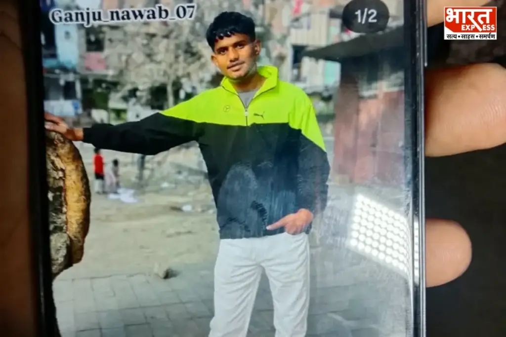 कल्याणपुरी में क्राइम सीन पर तैनात दिल्ली पुलिस.