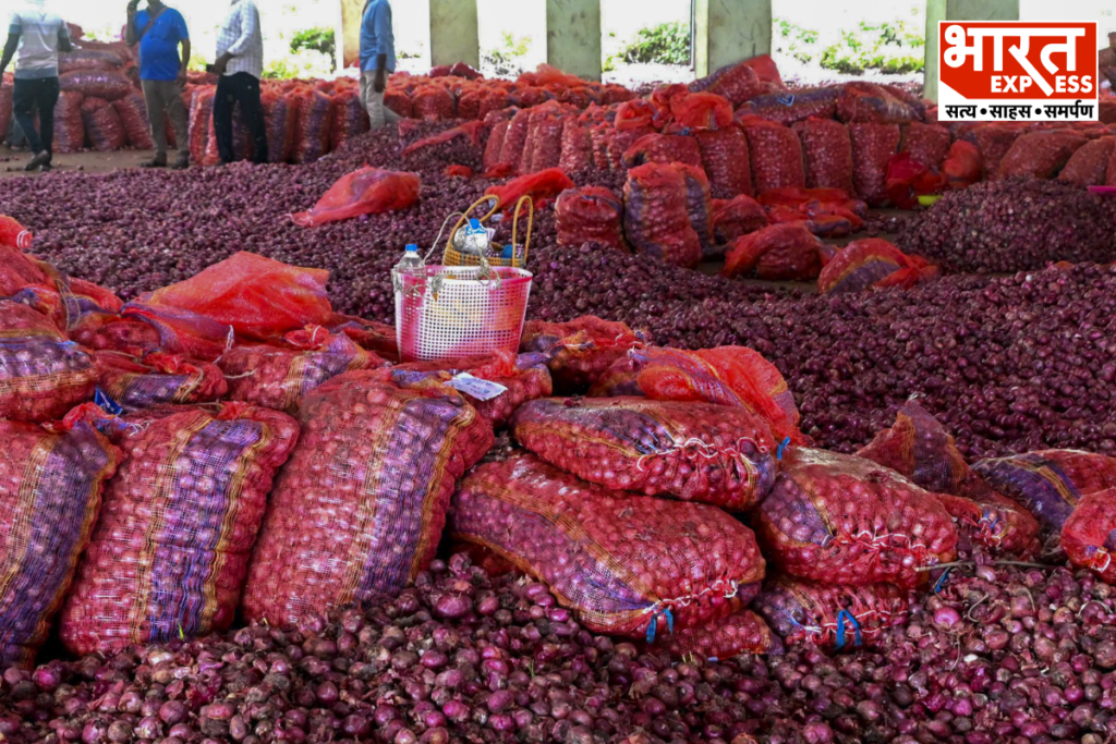 Mukam Par Kanda Express Cheap Onion Supply At 35 Per Kg In Delhi