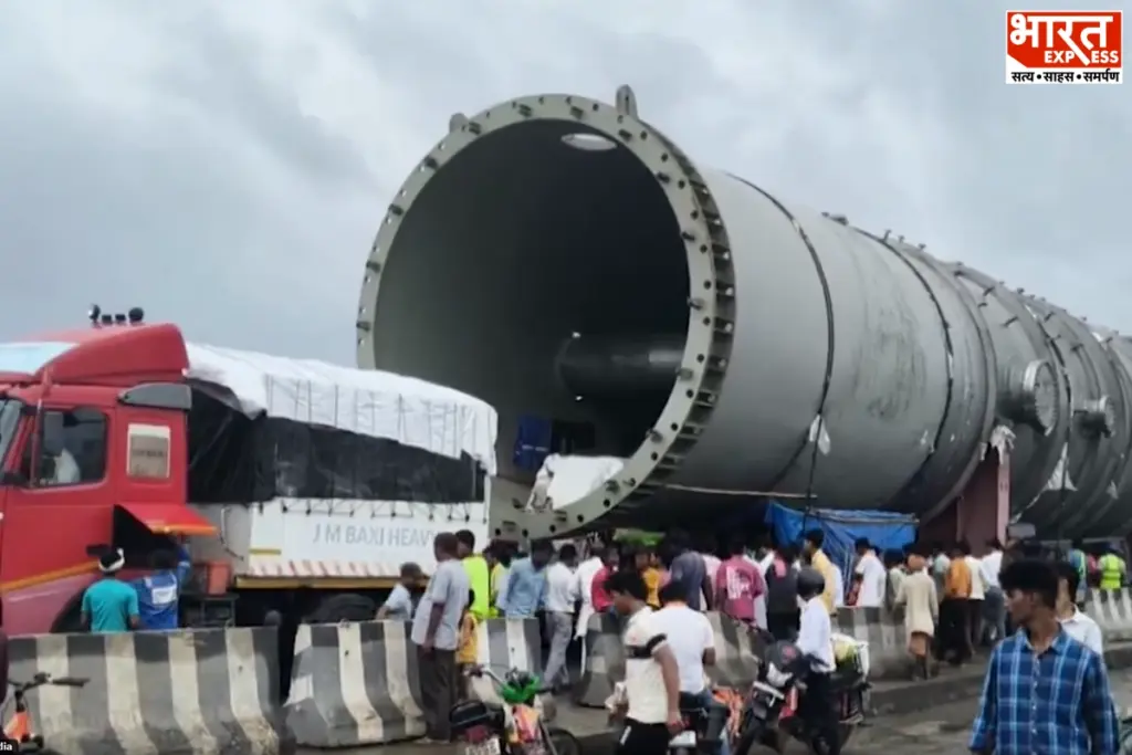 200-ton-sulzer-vessel-truck-up-road-balrampur-sugar-mill-ethanol-plant