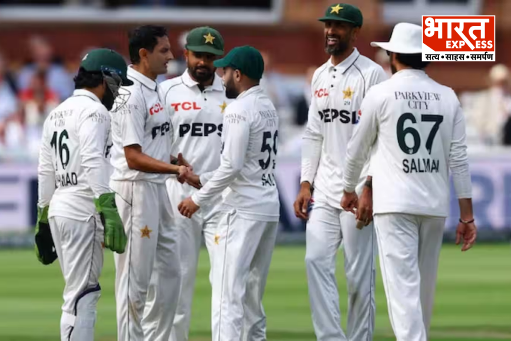 Pakistan players phone seized