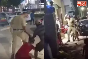 खाकी पर लगा दाग! रेलवे स्टेशन पर RPF जवान ने पार की सारी हदें, महिला को बाल पकड़कर बेरहमी से पीटा
