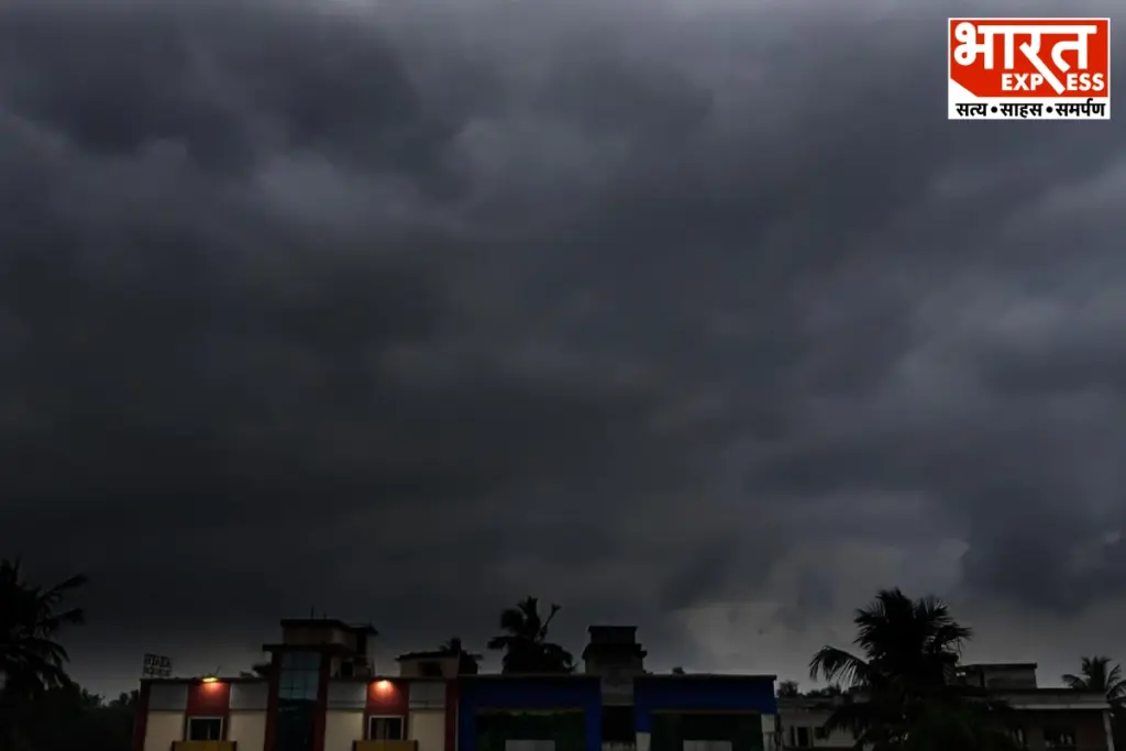 Cyclone Arnab Jharkhand Heavy Rain Alert Ranchi Schools Closed Nov 28 29