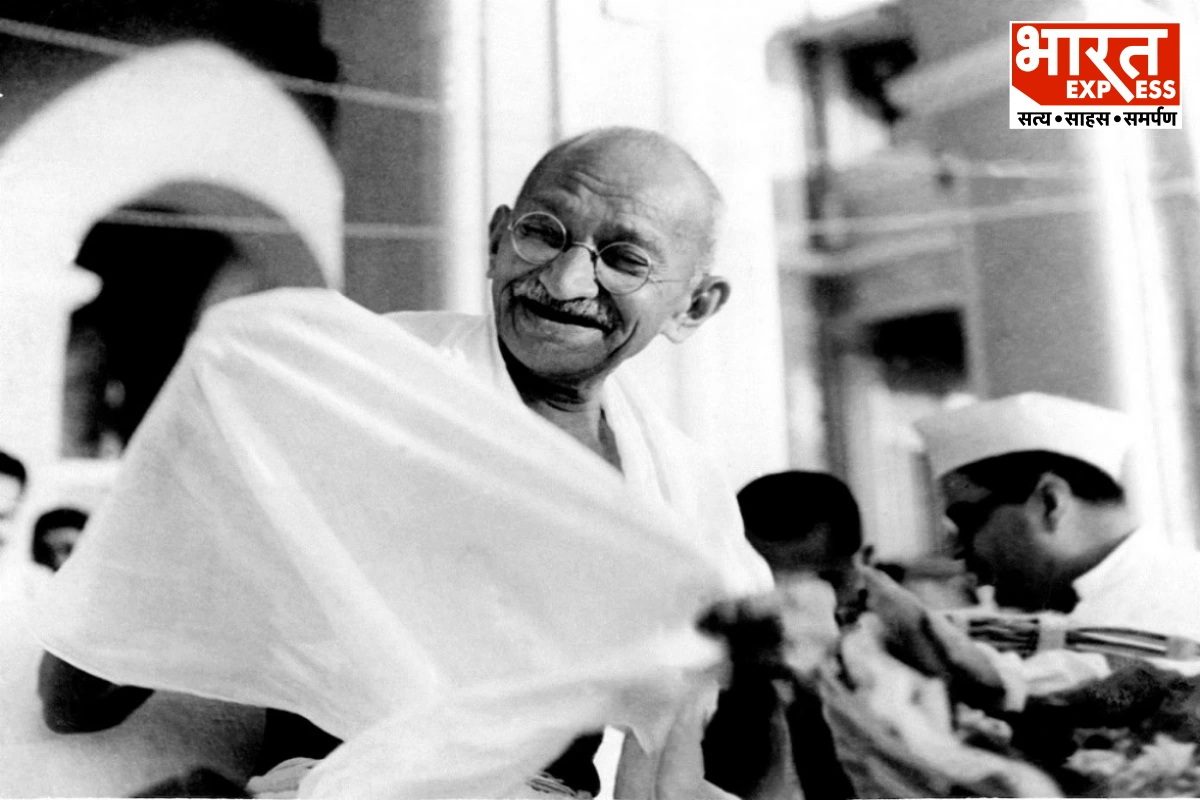 गांधी होने का मतलब 1920 में लौटना नहीं, 2027 की चुनौतियों का सामना नैतिक साहस से करना है