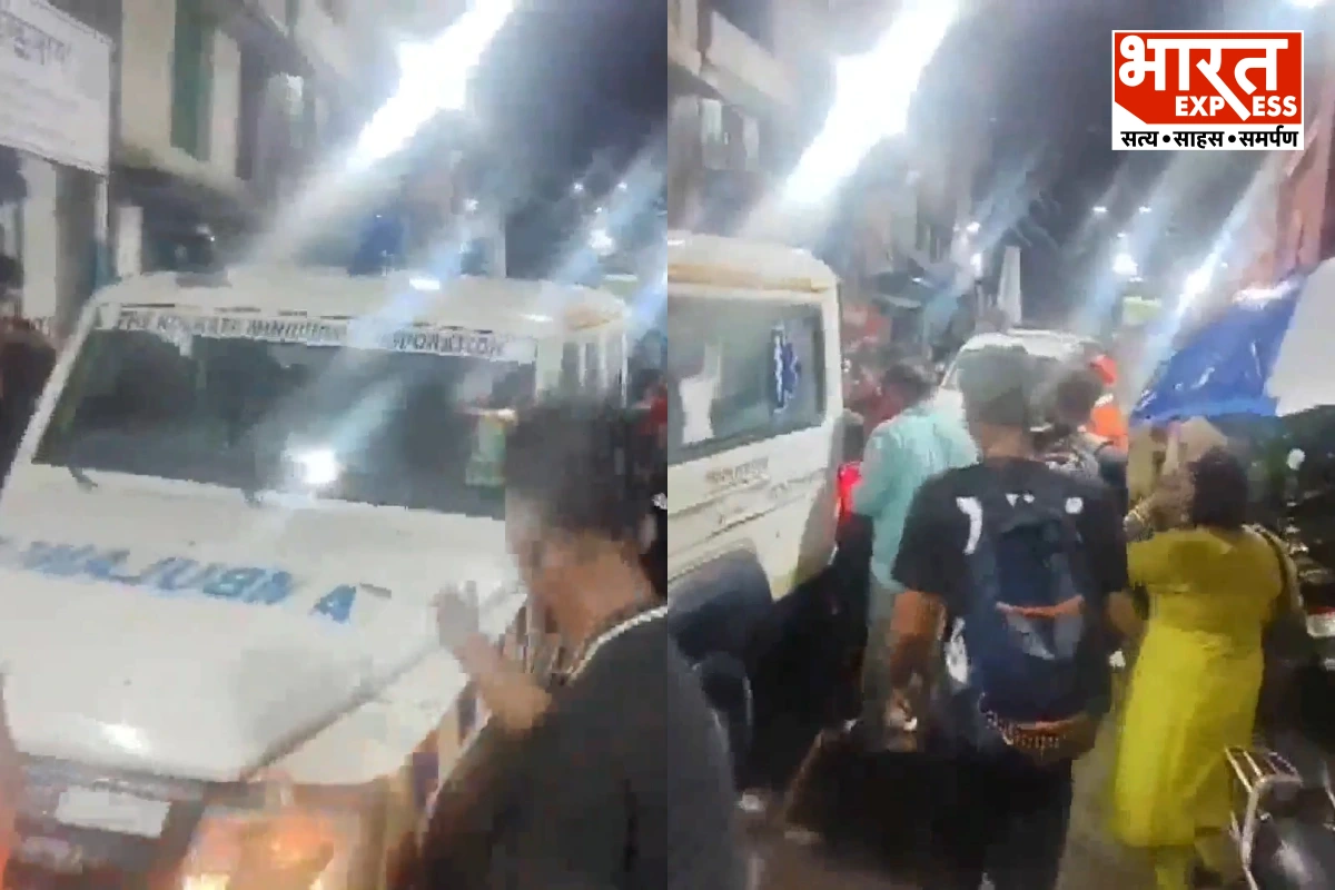 कोलकाता के पूजा पंडाल में हादसा, भीड़ के दबाव से ढहा हिस्सा, कई लोग घायल