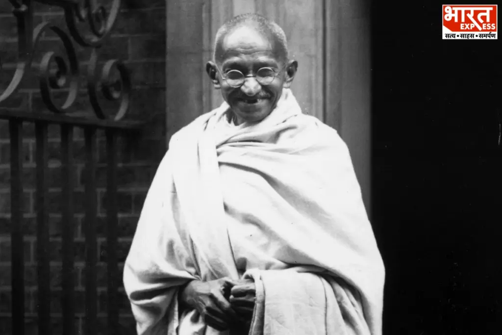 यह लेख संविधान सभा में गांधीवादी विचारों की भूमिका, मौलिक अधिकारों बनाम कर्तव्यों के सिद्धांत और ग्राम स्वराज के मॉडल का विश्लेषण करता है.
