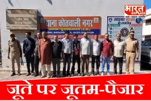 जूता महंगा बताया तो दुकानदार की घसीट-घसीटकर धुनाई, मुजफ्फरनगर के मार्केट में गदर, वारदात CCTV में कैद