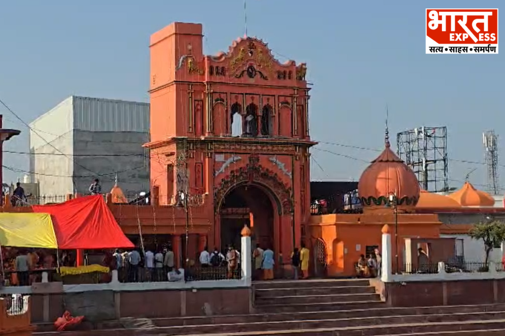 Shardiya Navratri 2026 Ayodhya Badi Devkali Temple Devotees Crowd