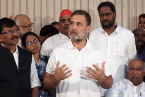 राहुल गांधी के ‘मार्च’ पर सुप्रीम कोर्ट के वकीलों में रोष: SCBA को सौंपा ज्ञापन, अदालती प्रक्रिया पर राजनीतिक दबाव बनाने की निंदा का प्रस्ताव लाने की मांग